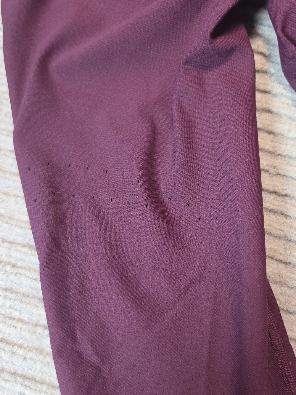 Lululemon Zoned In Tight Maroon Reflective Run Leggings 8 Breathable 27